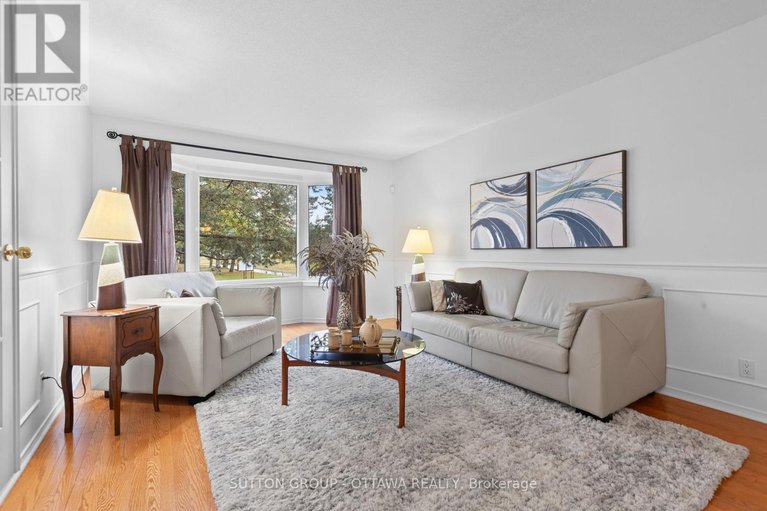 29615591/540-des-conifers-crescent/fallingbrookgardenway-south/ottawa/ontario/K4A3E2_7