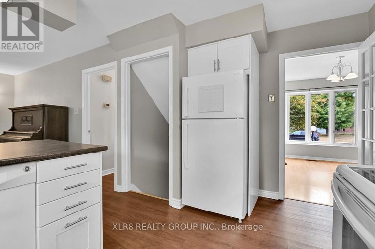 29676321/12-john-sidney-crescent/stittsville-south/ottawa/ontario/K2S1J7_14