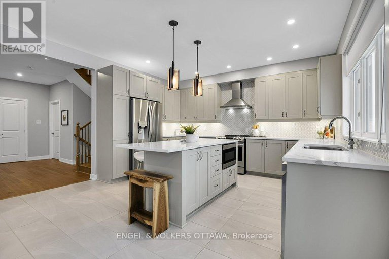 29357052/134-winterhaven-drive/mer-bleuebradley-estatesanderson-park/ottawa/ontario/K1W0H4_16