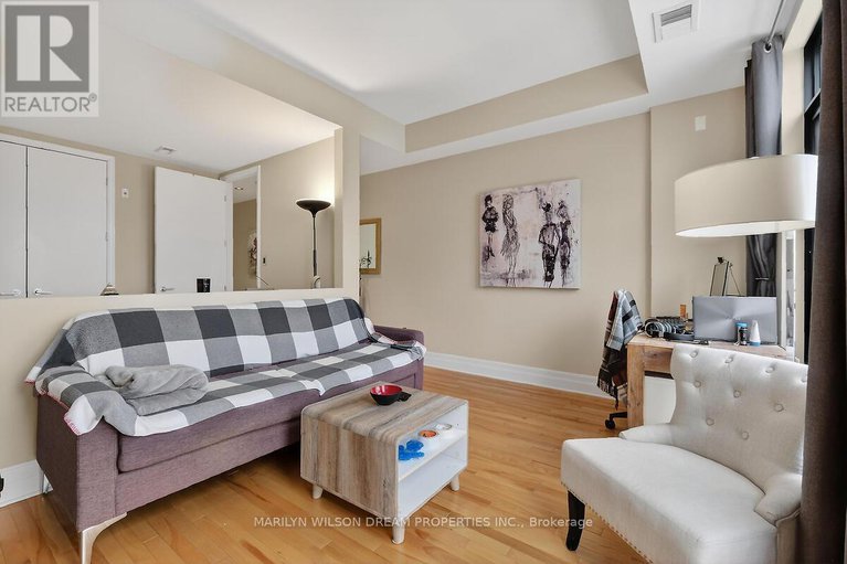 29440546/906-330-loretta-avenue-s/west-centre-town/ottawa/ontario/K1S4E8_17