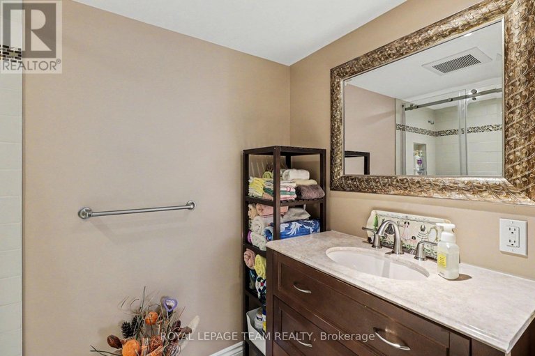 29585546/267-northwind-street/avalon-east/ottawa/ontario/K4A5G5_34