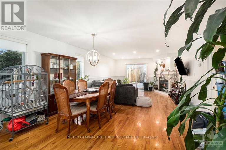 28929561/41-red-maple-crescent/blackburn-hamlet/ottawa/ontario/K1B4E2_8
