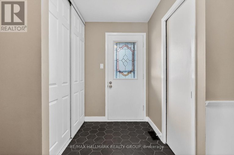 29379154/12-black-forest-lane/arbeatha-park/ottawa/ontario/K2H5C8_3