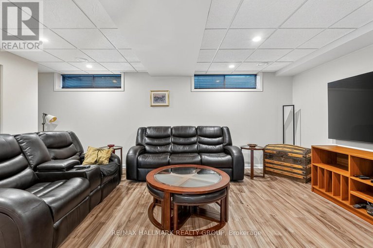 28966380/1816-applegrove-court/beacon-hill-south/ottawa/ontario/K1J6S5_41