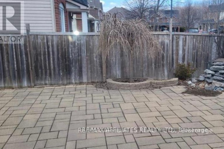 28340473/1040-capreol-street/avalon-east/ottawa/ontario/K4A4Z9_12