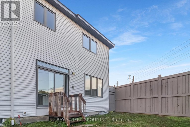 29031146/2130-winsome-terrace/fallingbrookgardenway-south/ottawa/ontario/K5A5N1_22