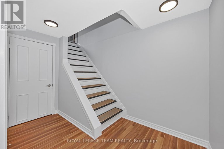 29398267/6-stroughton-crescent/munster/ottawa/ontario/K0A3P0_40