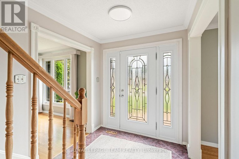 28741168/2128-hubbard-crescent/beacon-hill-north/ottawa/ontario/K1J6L2_37