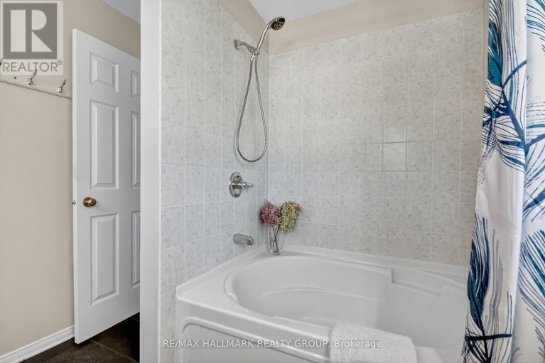 28971338/131-harbour-view-street/strandherd/ottawa/ontario/K2G6Z8_25