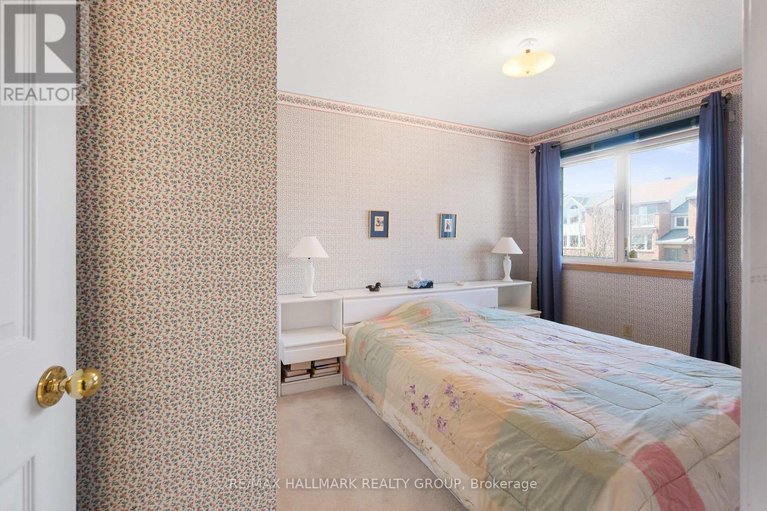 29650530/175-dunbarton-court/cardinal-glen/ottawa/ontario/K1K4L7_30