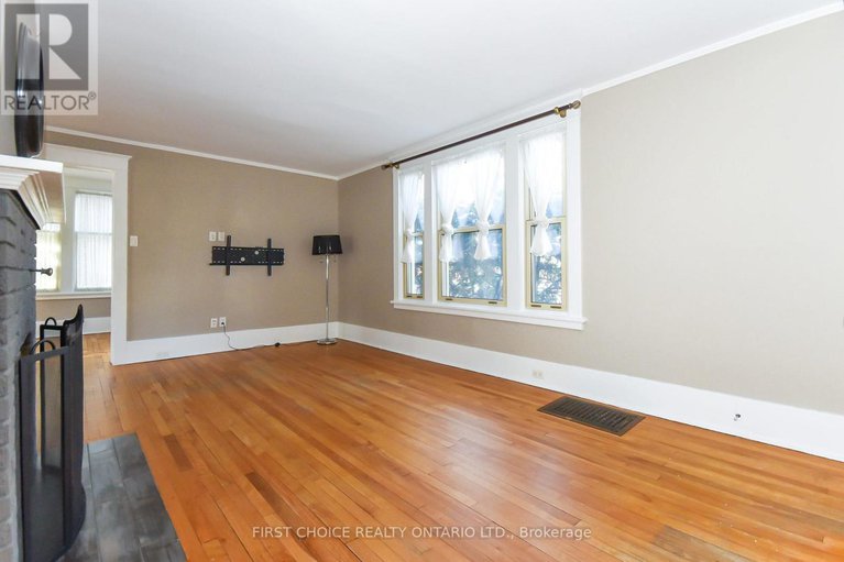 29184407/142-broadway-avenue/glebe/ottawa/ontario/K1S2V8_5