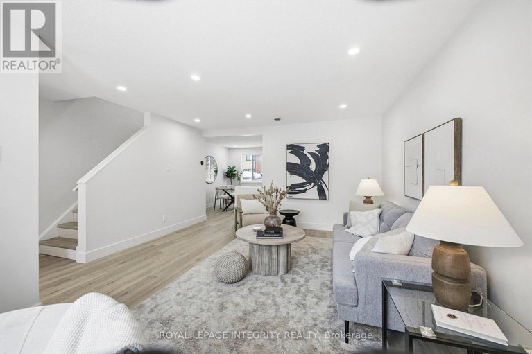 29285913/6-7868-jeanne-darc-boulevard-n/convent-glen-north/ottawa/ontario/K1C2E9_7