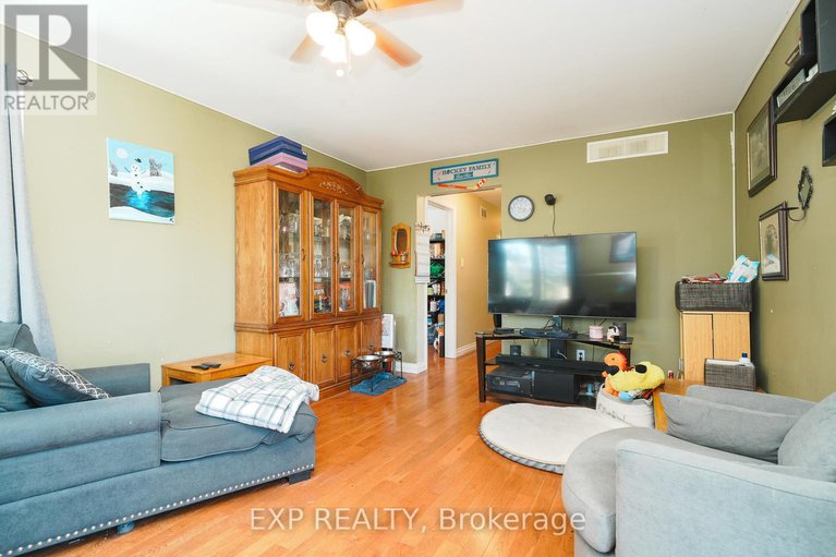 28800612/36-keewatin-crescent/borden-farmstewart-farmcarleton-heightsparkwood-hills/ottawa/ontario/K2E6Z1_22