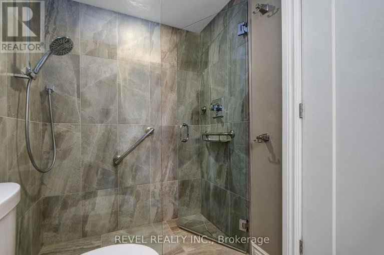 29439631/1403-20-the-driveway-drive/ottawa-centregolden-triangle/ottawa/ontario/K2P1C8_17