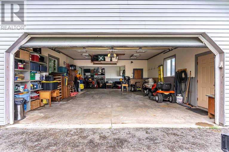 28596144/5616-akins-road-nw/btwn-franktown-rd-fallowfield-rd/ottawa/ontario/K2S1B8_30