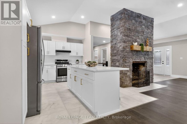 29688254/6636-marina-drive/manotick-south-to-roger-stevens/ottawa/ontario/K4M1B3_12