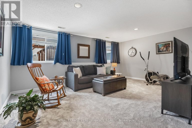 29474752/229-saddlesmith-circle/emerald-meadowstrailwest/ottawa/ontario/K2M2Z1_29