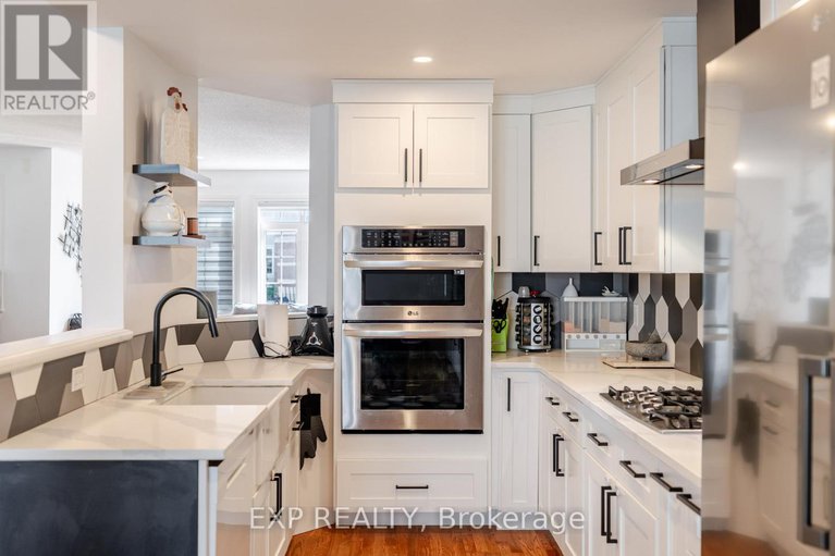28562164/97-castle-glen-crescent/glencairnhazeldean/ottawa/ontario/K2L4G9_17