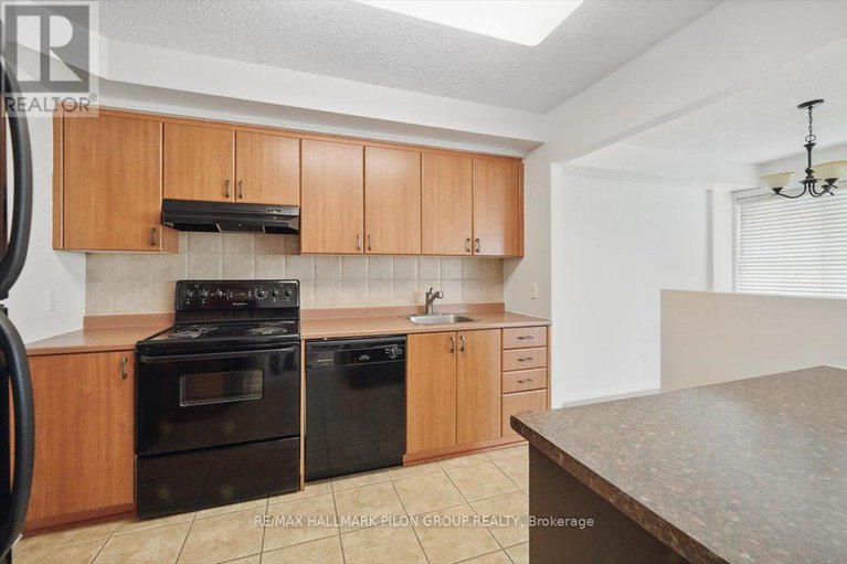 28518794/613-225-alvin-road/manor-park/ottawa/ontario/K1K4H6_3