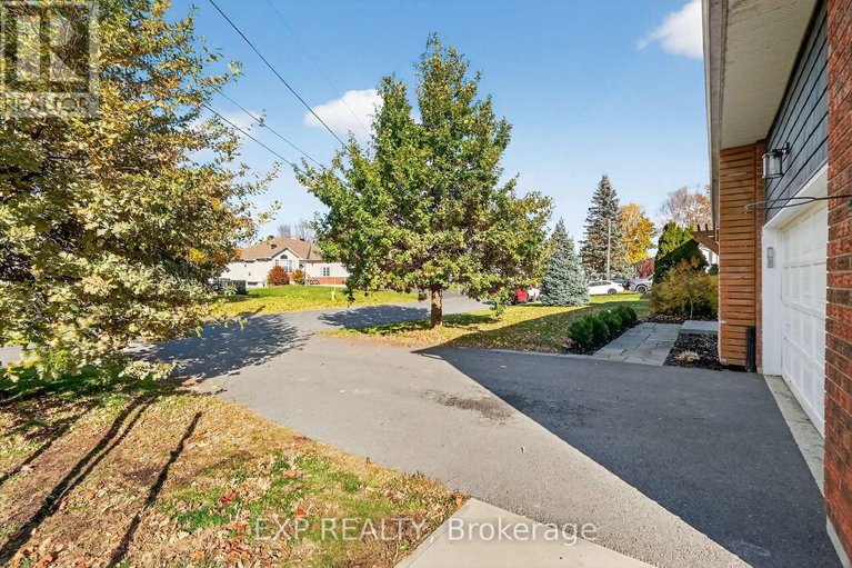 29078716/544-loucks-drive/village-of-russell/russell/ontario/K4R1B6_30