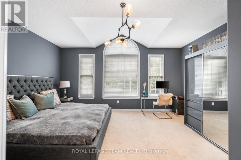 28368284/22-leatherwood-crescent/stonebridge/ottawa/ontario/K2J4X9_13