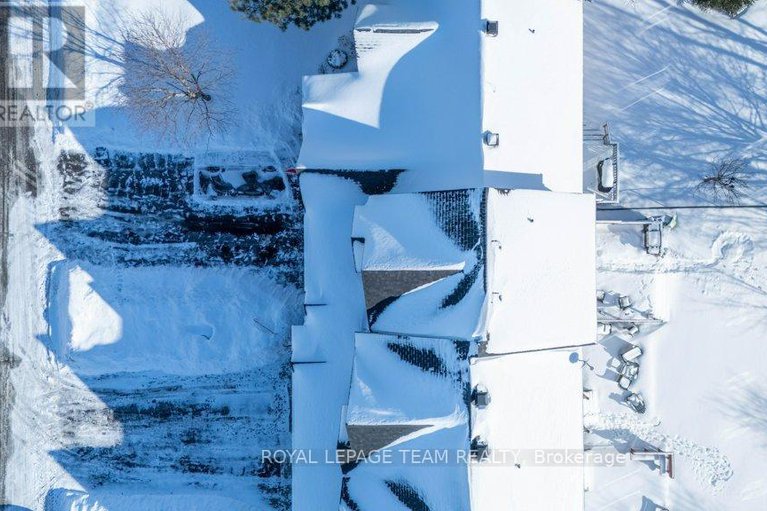 29275894/537-victoria-street/winchester/north-dundas/ontario/K0C2K0_36