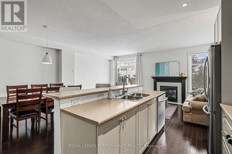 29430720/810-white-alder-avenue/blossom-parkkemp-parkfindlay-creek/ottawa/ontario/K1T0G2_2