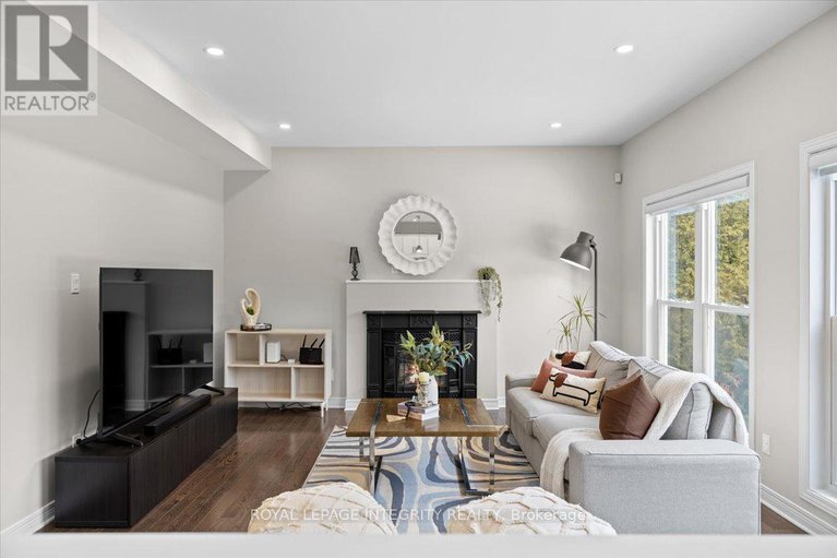 29259363/32-eliza-crescent/stittsville-south/ottawa/ontario/K2S2A3_10