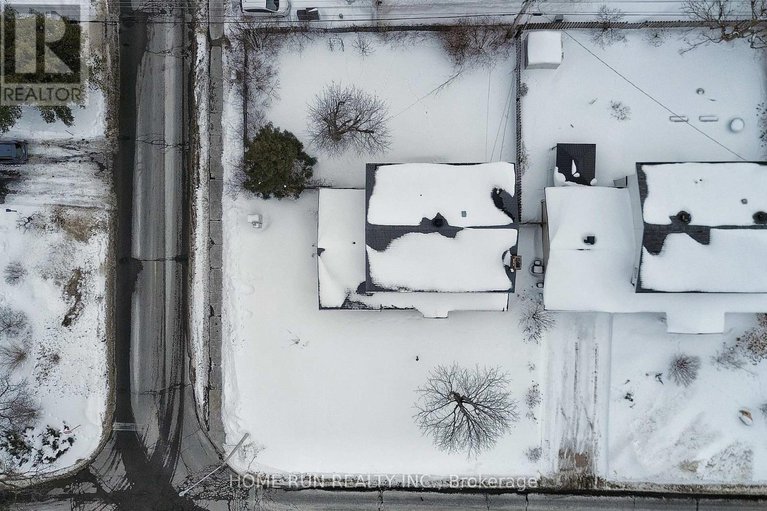 29376283/79-beaver-ridge/city-viewskylinefisher-heightsparkwood-hills/ottawa/ontario/K2E6E2_4