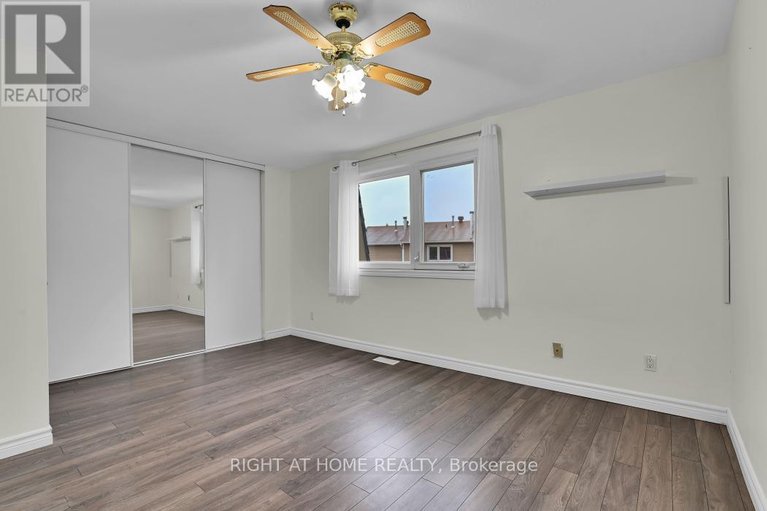 29603149/e-1700-lamoureux-drive/queenswood-heights-south/ottawa/ontario/K1E2N2_18