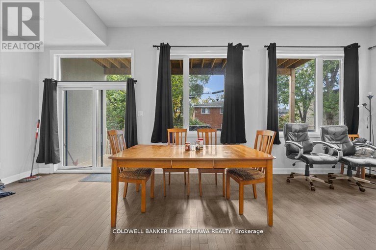 29638665/562-queen-mary-street/overbrookcastle-heights/ottawa/ontario/K1K1W1_10