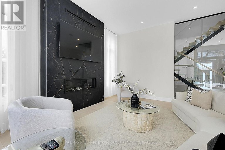 28550899/623-rowanwood-avenue/mckellarhighland/ottawa/ontario/K2A3E3_10
