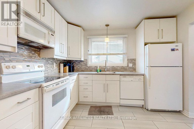 28551721/41-41-bering-court/katimavik/ottawa/ontario/K2L2B8_6