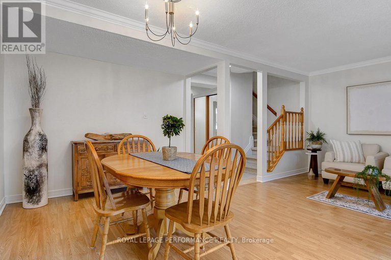 28710686/22-550-straby-avenue/overbrookcastle-heights/ottawa/ontario/K1K1H1_14