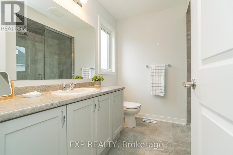 28798703/676-quilter-row/goulbourn-twp-from-franktown-rdsouth-to-rideau/ottawa/ontario/K0A2Z0_25