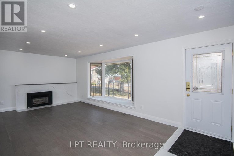 29606503/2317-elmira-drive/parkway-park/ottawa/ontario/K2C1H3_9