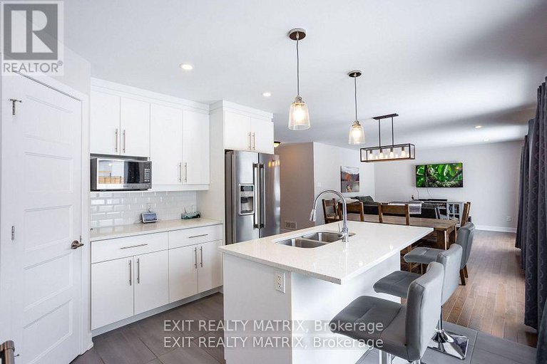 28962537/113-argile-street-e/casselman/casselman/ontario/K0A1M0_2