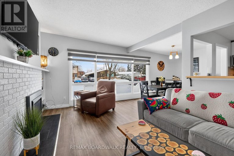29402322/2462-tupper-avenue/hawthorne-meadows/ottawa/ontario/K1G1G7_15