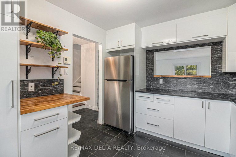 28869858/1345-cedarcroft-crescent/pineview/ottawa/ontario/K1B5G8_10