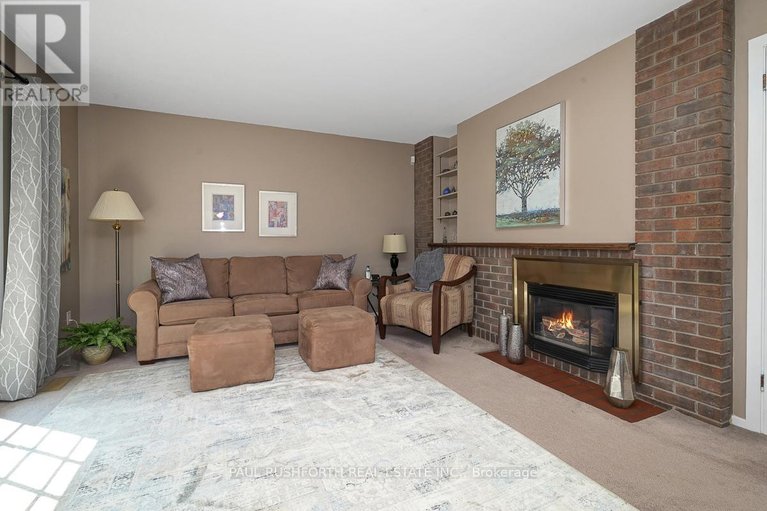 29687415/10-cosburn-avenue/arlington-woods/ottawa/ontario/K2H8A1_15
