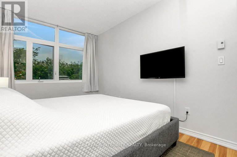 28943592/107-2019-bank-street/ellwood/ottawa/ontario/K1V0N1_21