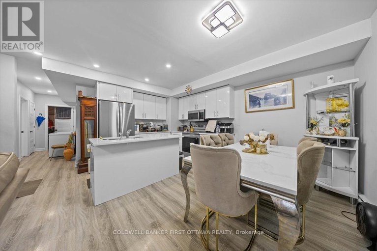 28927666/560-queen-mary-street/overbrookcastle-heights/ottawa/ontario/K1K1W1_32