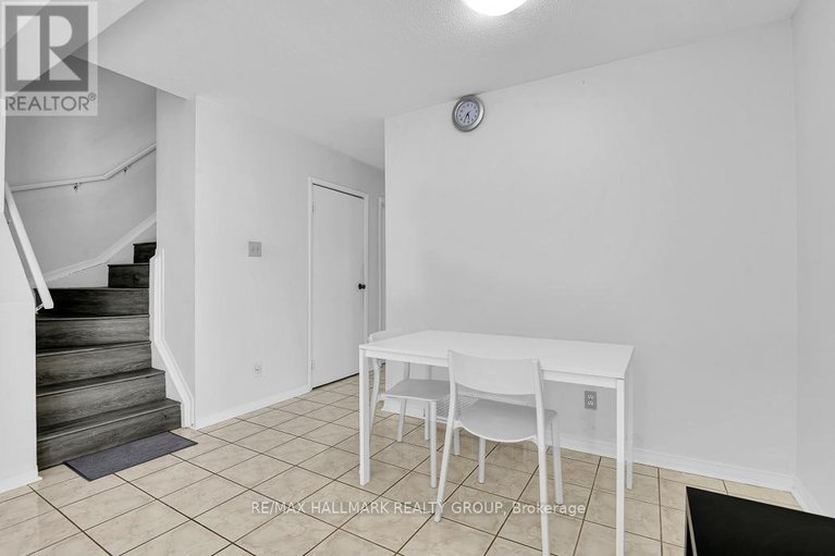 29235947/81-2772-pimlico-crescent/emerald-woodssawmill-creek/ottawa/ontario/K1T2A8_13