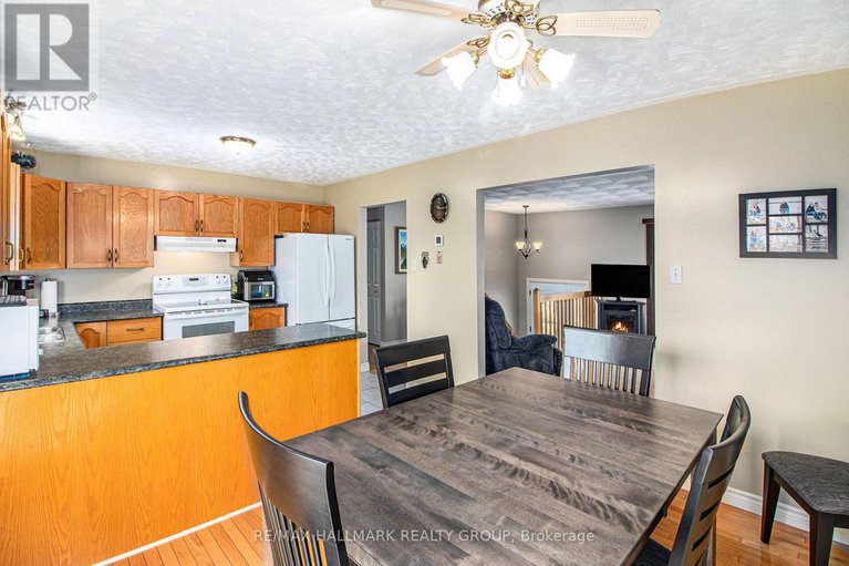 28846861/945-belvedere-avenue/town-of-rockland/clarence-rockland/ontario/K4K1H3_7