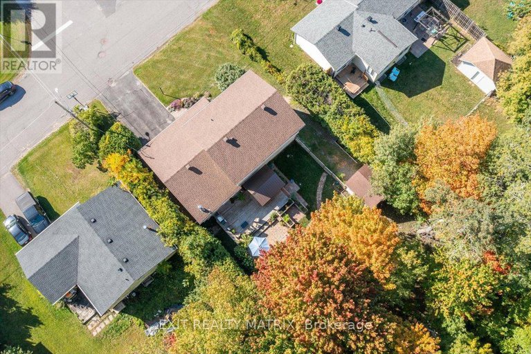 28933679/159-dunlop-crescent/village-of-russell/russell/ontario/K4R1B3_30