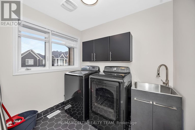29306750/748-vennecy-terrace/orleans-village/ottawa/ontario/K1W1H2_35