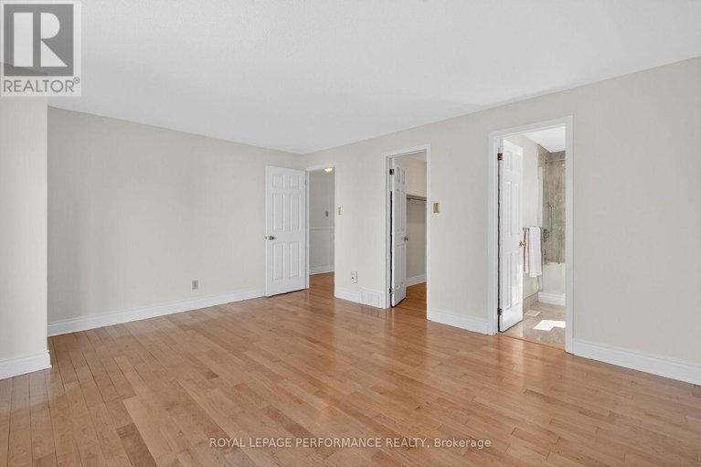 29643949/13-valley-ridge-street/borden-farmstewart-farmcarleton-heightsparkwood-hills/ottawa/ontario/K2E7W1_27