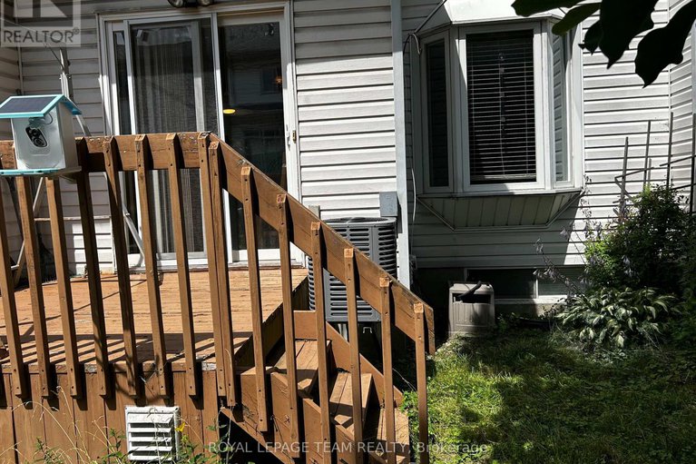 28666132/15-santa-cruz-private/riverview-park/ottawa/ontario/K1G6M5_31