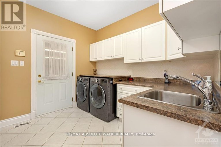28148161/2501-kearns-way/osgoode-twp-north-of-reg-rd-6/ottawa/ontario/K4P1R9_18