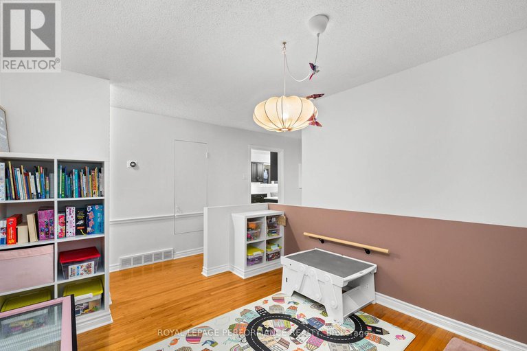 29278776/39-fielding-court/riverside-park-south/ottawa/ontario/K1V7H2_16